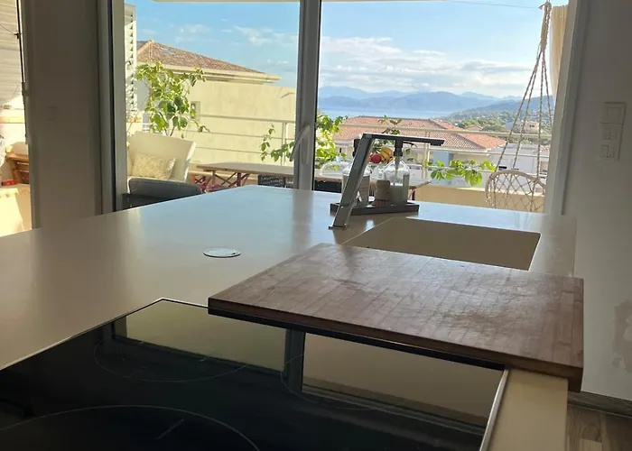 Vue Confort Au Coeur De La Nature * L'Ile-Rousse (Corsica)